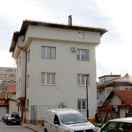 La Vita E Bella Сараево Экстерьер фото